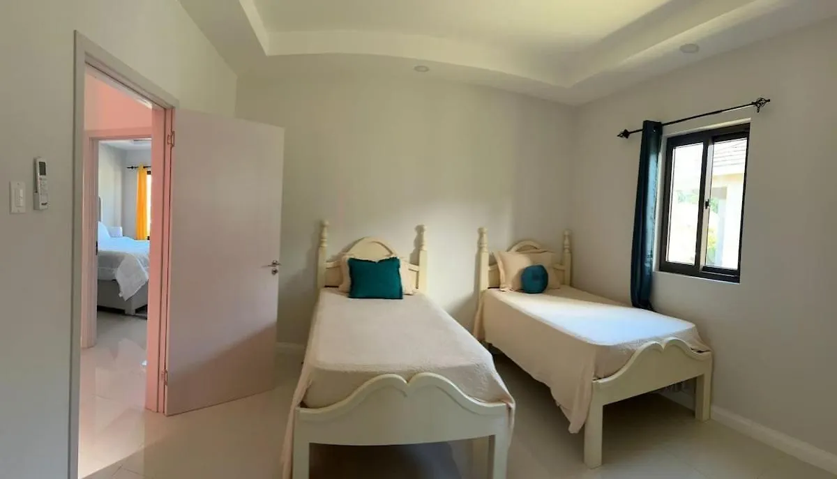 Roses Cove, Serene & Tranquil, A Slice Of Peace Ocho Rios Villa